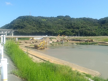 写真：小田川と高梁川の工事2