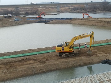 写真：合流地点の工事1