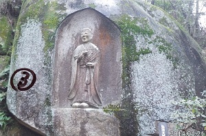 写真:磨崖仏