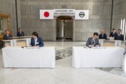 協定締結（署名）の様子