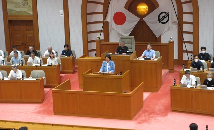 写真：令和6年6月議会における所信表明の様子