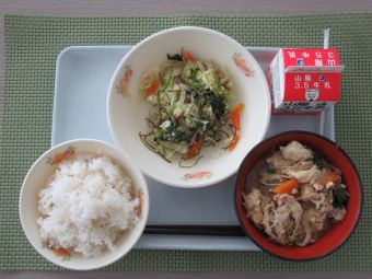 令和7年4月22日献立写真(小学校)